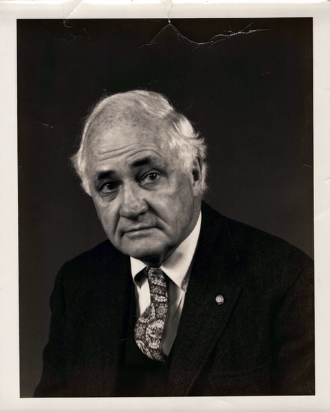 Portrait photo of Sherman Lee